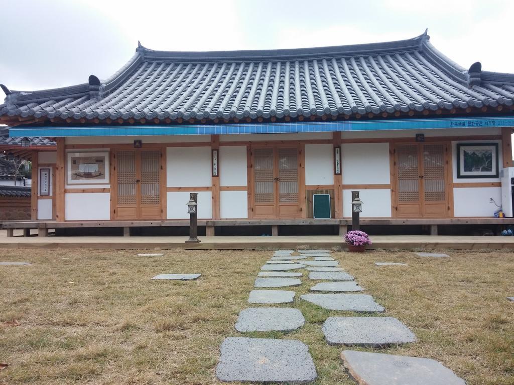 Jiwoo Dang Hotel Jeonju Exterior foto