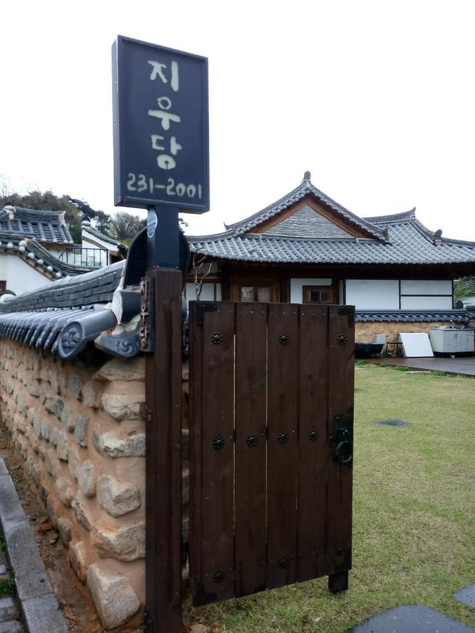 Jiwoo Dang Hotel Jeonju Exterior foto