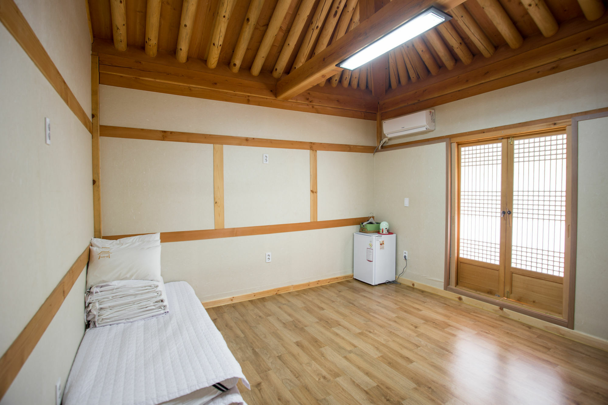 Jiwoo Dang Hotel Jeonju Exterior foto